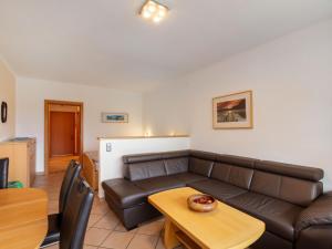 Posezení v ubytování Apartment Holiday-1 by Interhome