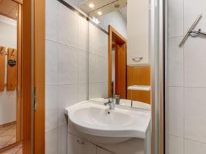 Koupelna v ubytování Apartment Holiday-1 by Interhome