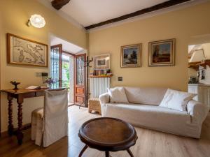 Гостиная зона в Holiday Home Cinzia by Interhome