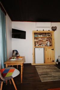 TV a/nebo společenská místnost v ubytování Country House Dajkovic