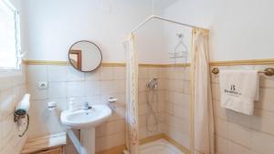 Kúpeľňa v ubytovaní Casa Los Baenas Casabermeja by Ruralidays