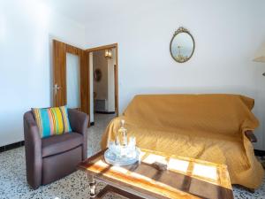 En eller flere senger på et rom på Holiday Home La Vigneronne by Interhome