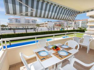 Kolam renang di atau dekat dengan Apartment Las Sirenas by Interhome