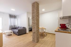 A kitchen or kitchenette at FUN BUILDING APARTMENTS by HOMEABOUT