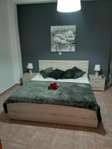 Posteľ alebo postele v izbe v ubytovaní Avra Rooms