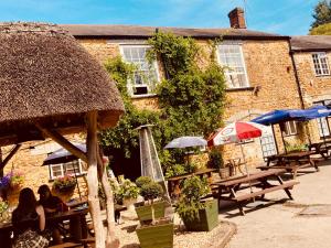 Imagen de la galería de The George Hotel, en Castle Cary