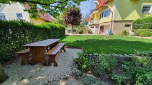 A garden outside Apartment in Fonyod - Balaton 18580