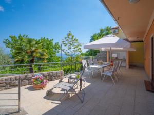 Balkón nebo terasa v ubytování Holiday Home Nikolina by Interhome