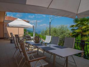 Balkón nebo terasa v ubytování Holiday Home Nikolina by Interhome