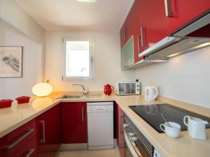 Η κουζίνα ή μικρή κουζίνα στο Apartment Entremares by Interhome