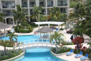 Bassein majutusasutuses The Atrium Resort või selle lähedal