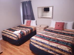 Foto dalla galleria di Midtown Remodeled Historic with 6 Bedrooms a Memphis