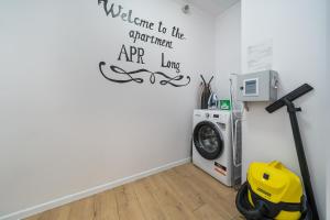 Zdjęcie z galerii obiektu Stadion Narodowy Warszawa UNIT ApartmentMini noclegi Super lokalizacja przy Metro MiniStudio with private banthroom w Warszawie