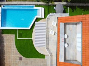 Pogled na bazen u objektu Villa Vita,free wifi,nearby sea ili u blizini