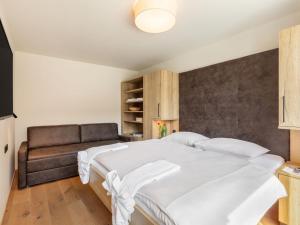 Gallery image of Apartment Emma Deluxe Aparthotel-5 by Interhome in Fürth