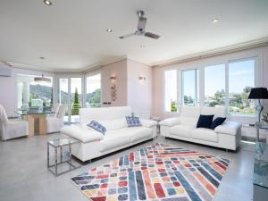 Posedenie v ubytovaní Villa El Portet by Interhome
