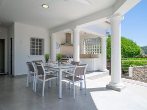 Balkón alebo terasa v ubytovaní Villa El Portet by Interhome