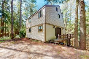 una piccola casa in mezzo al bosco di Sherwood Forest a Londonderry