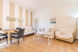 A seating area at Villa Orquidea