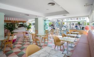 Restaurace v ubytování The Agir Springs Hotel by Medplaya