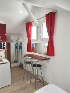 Kuchyňa alebo kuchynka v ubytovaní 08 - Très joli studio neuf avec parking privatif gratuit