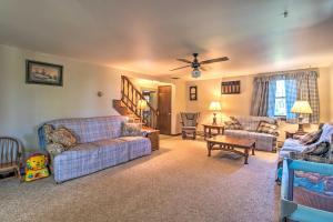 Gallery image of Mifflinburg Farmhouse with Deck Family Friendly! in Mifflinburg