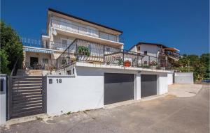 Budova, kde se apartmán nachází + 20 fotografií