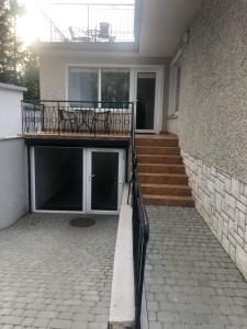 Budova, v ktorej sa apartmán nachádza