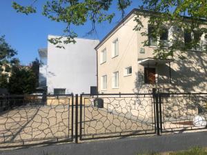 Budova, v ktorej sa apartmán nachádza