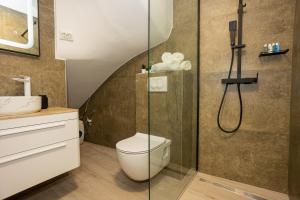 Kúpeľňa v ubytovaní Stone House Iris + 21 fotografií