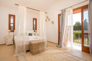 Kupaonica u objektu Emarmene Home with private pool near Rhodes Town & airport