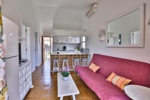 A kitchen or kitchenette at Bungalow Santa Fe de 2 habitaciones