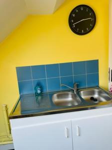 Kuchyňa alebo kuchynka v ubytovaní Appartement Entre ville et nature + 28 fotografií