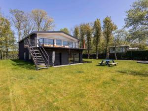 Zahrada ubytování Holiday Home by Veerse Meer Lake