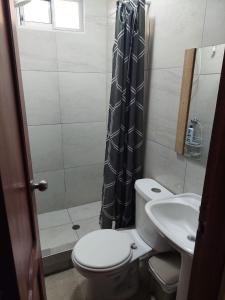 Un baño de Metrópolis Apartaments for Rent