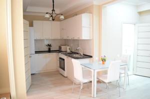 Fotografie z fotogalerie ubytování White apartment with panoramic view in the center v destinaci Biškek