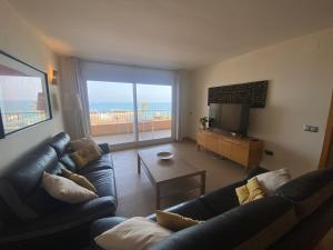 Foto da galeria de Albamar frontline Beach apartment 3 bedrooms em Fuengirola