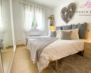 Postel nebo postele na pokoji v ubytování Mar menor golf detached Villa + 22 fotografií