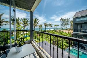 balcone con vista sull'oceano di Sea’lavie Boutique Resort & Spa a Hoi An