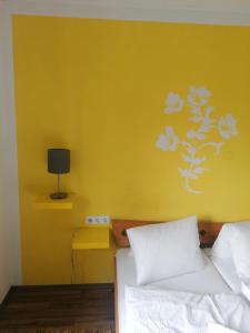 Letto o letti in una camera di Pension Stausee
