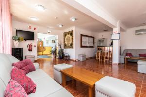 TV a/nebo společenská místnost v ubytování Hotel Azul Praia