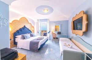 Hotel Terme Tritone Resort & Spa客房内的一张或多张床位