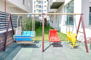 Zona de joacă pentru copii de la Studio Flow in Nord10 by Alezzi- pool n playground