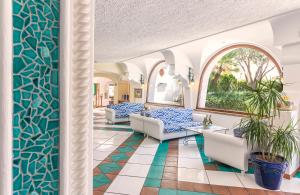 Hotel Terme Tritone Resort & Spa的休息区