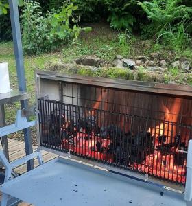 Εγκαταστάσεις μπάρμπεκιου για όλους τους επισκέπτες του ξενώνα