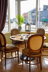 Area soggiorno di Alcock & Brown Hotel