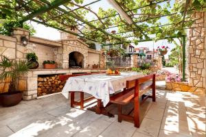 Patio alebo iná vonkajšia časť ubytovania Apartments Villa Istria Rovinj