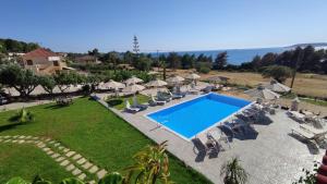 The swimming pool at or close to Oskars Studios & Apartments