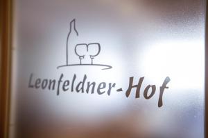 Certifikát, hodnocení, plakát nebo jiný dokument vystavený v ubytování Leonfeldner-Hof