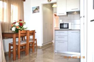 Kuchyň nebo kuchyňský kout v ubytování Istron MiraBella Villas